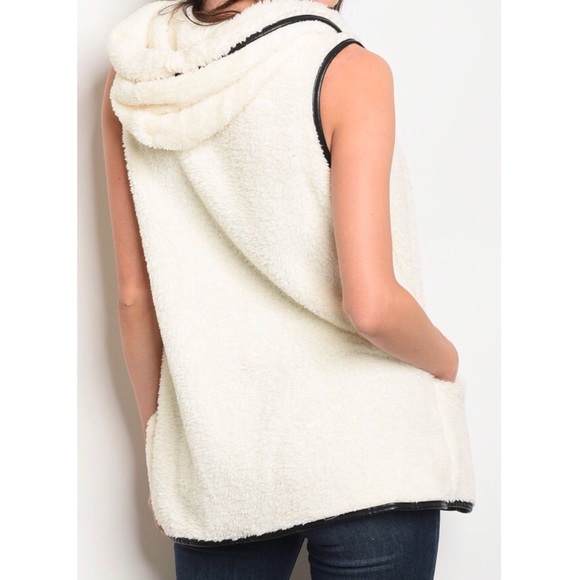 Ivory Fur Vest - Picture 2 of 4